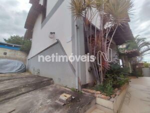 Casa em condomínio à venda